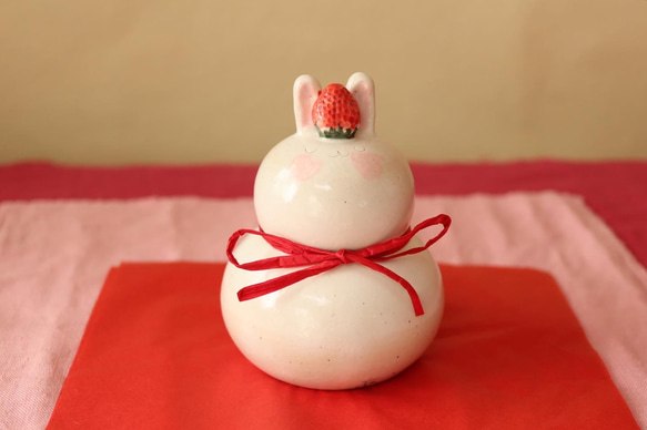 粉引きイチゴうさぎの鏡餅 鏡餅 やまぐちあさこ。 通販 14817487
