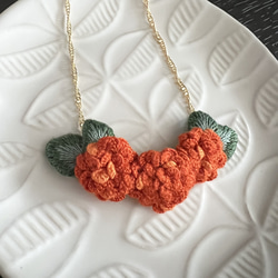 ちいさな金木犀風ヘアピン【立体刺繍】 7枚目の画像