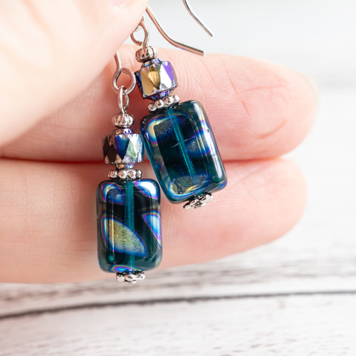 チェコビーズレクタングル ブルー＆メタリックピアス／イヤリング