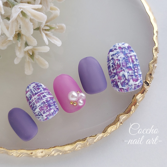 紫色の装飾付きネイルチップセット 紫 卒業式 ネイルチップ ガーリー 女子力 ピンク色 パープル 春 豪華