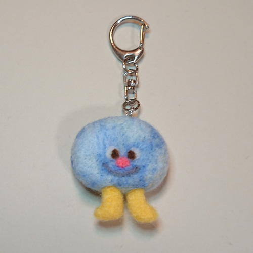 カラフル☆いろんな形モンスター キーホルダー acari 通販 14818638