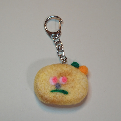 カラフル☆いろんな形モンスター キーホルダー acari 通販 14818638