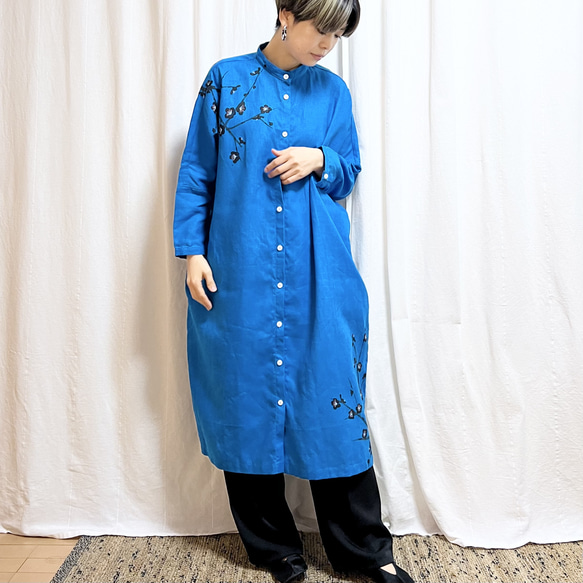 スタンドカラーシャツドレス/ビビッドブルー　墨梅 7枚目の画像
