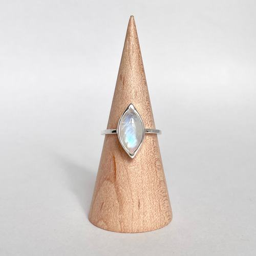 ホワイトラブラドライトリング シルバー950 サイズ11号〈送料