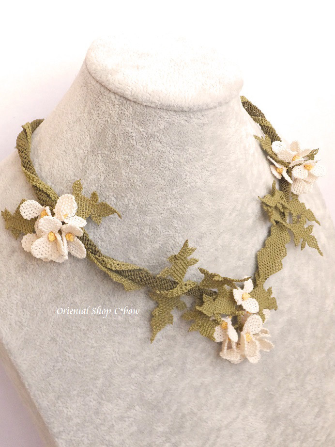 日本発送★シルクイーネオヤネックレス｜ツルのお花｜クリーム[20221015022YT]