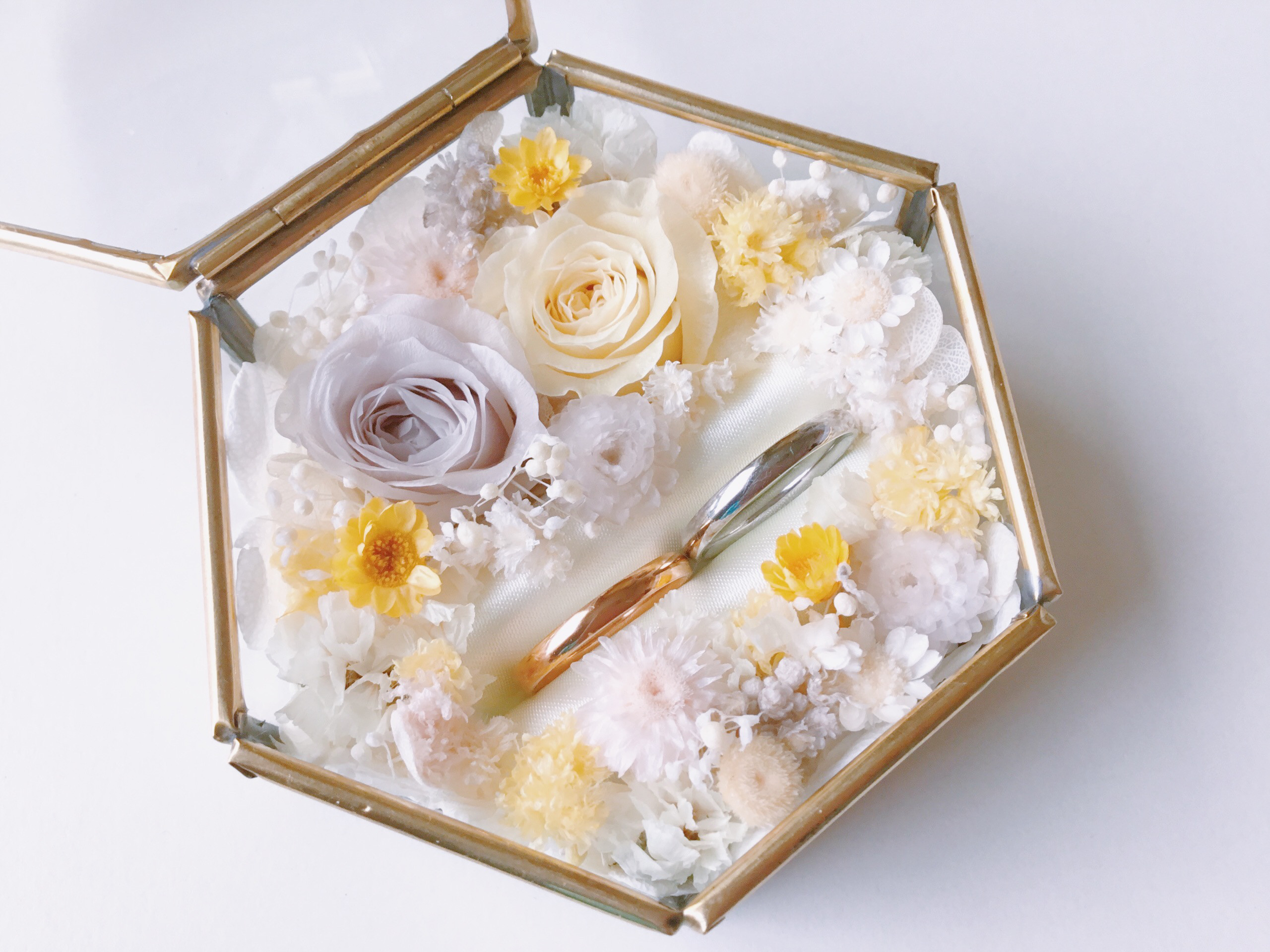 【約束のとき】縦置きタイプ・リングピロー・ヴィンテージ風ガラスケース・プリザーブドフラワー