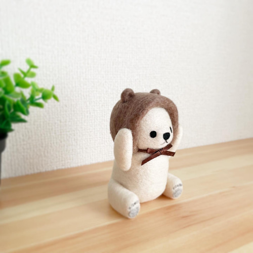 羊毛フェルトのマスコット＊茶くまさんに憧れたシロクマさん