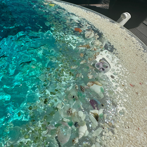 新作 ターコイズブルームーンビーチ 水紋の影 穏やかな海ガラス