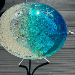 新作　ターコイズブルームーンビーチ　水紋の影　穏やかな海ガラスサイドテーブル　円形テーブル　SEA  tableエポキシ 4枚目の画像