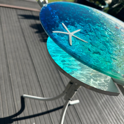 新作　ターコイズブルームーンビーチ　水紋の影　穏やかな海ガラスサイドテーブル　円形テーブル　SEA  tableエポキシ 6枚目の画像