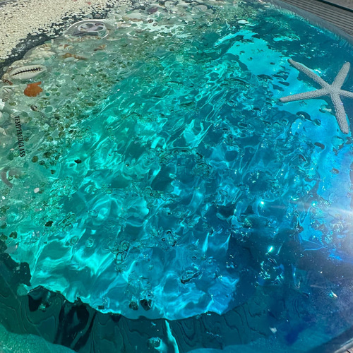 新作 ターコイズブルームーンビーチ 水紋の影 穏やかな海ガラス