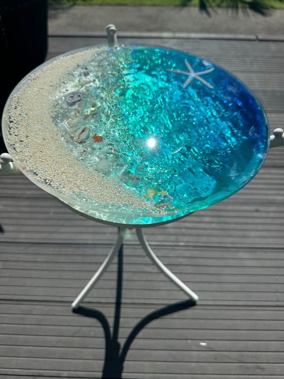 新作　ターコイズブルームーンビーチ　水紋の影　穏やかな海ガラスサイドテーブル　円形テーブル　SEA  tableエポキシ 8枚目の画像