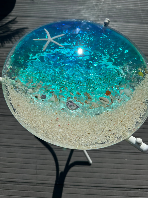新作　ターコイズブルームーンビーチ　水紋の影　穏やかな海ガラスサイドテーブル　円形テーブル　SEA  tableエポキシ 7枚目の画像