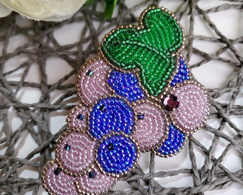 [専用　こり様]ブローチ 刺繍 ビーズ ワイヤー フェルト ハンドメイド ぶどう hq720.jpg?sqp=-