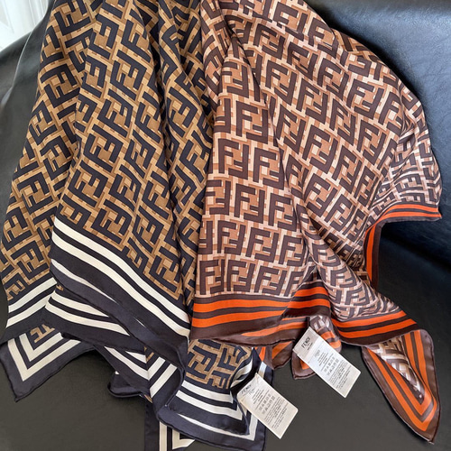 Fendiスカーフ 母子手帳ケース シオリ 通販 14819991｜Creema(クリーマ)