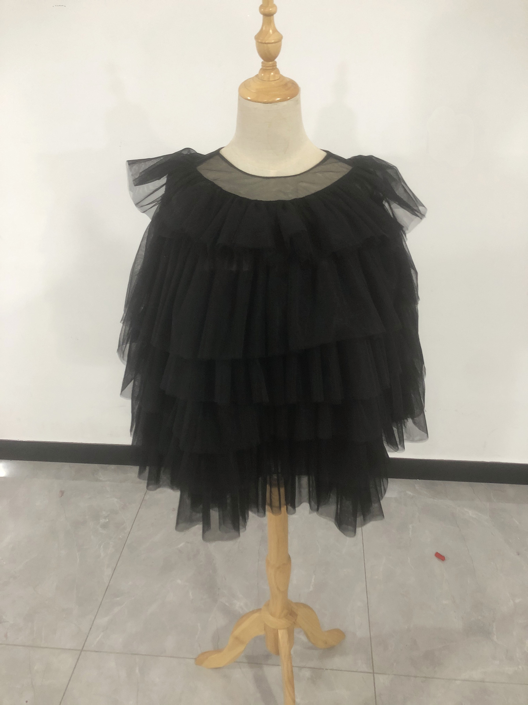 フリルカーディ ブラック  ソフトチュールチュニック フェミニンなフレームレースの袖トップス