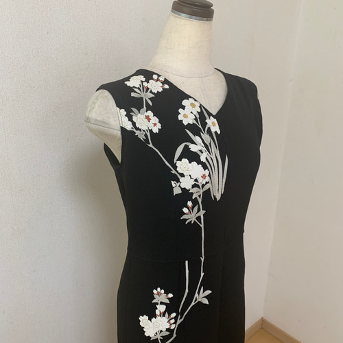 友禅 桜 椿の花 刺繍 本縮緬 訪問着のVネックマキシ丈フォーマル