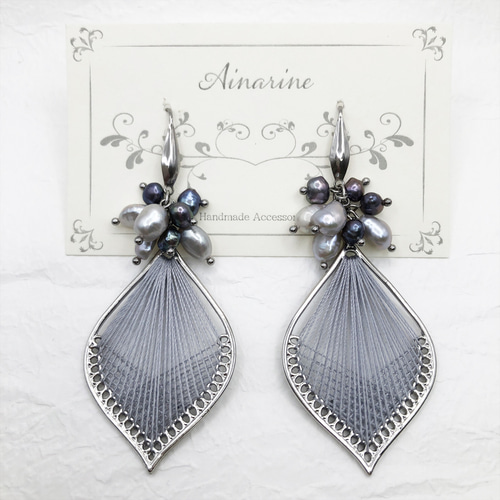 淡水パール×リーフ型チャーム シルバー×グレー 大ぶりピアスフック 