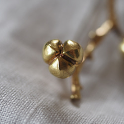 brass（真鍮）ナンキンハゼのブローチ 3枚目の画像