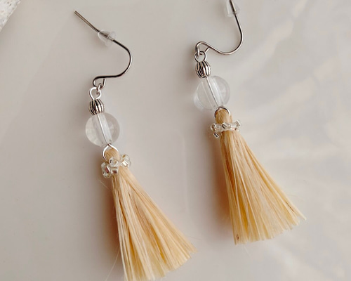 水晶◇精麻タッセルピアスビーズ刺繍ヘンプお守りアクセサリーフリンジ