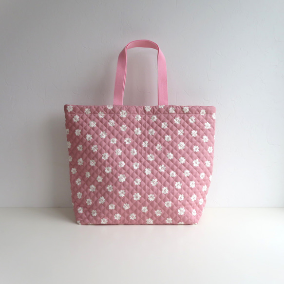 ■キルティング■小さなお花《くすみピンク》のお布団バッグ 1枚目の画像