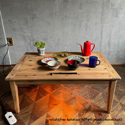 無垢材ローテーブル 手作り 自然な木目　shota専用 国産杉の無垢材ローテーブル 円形 90cm オイル仕上げ アイアン脚 円卓