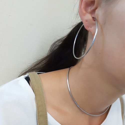 シンプルな大人コーデに◎艶消しネックカフ【ステンレス ネック