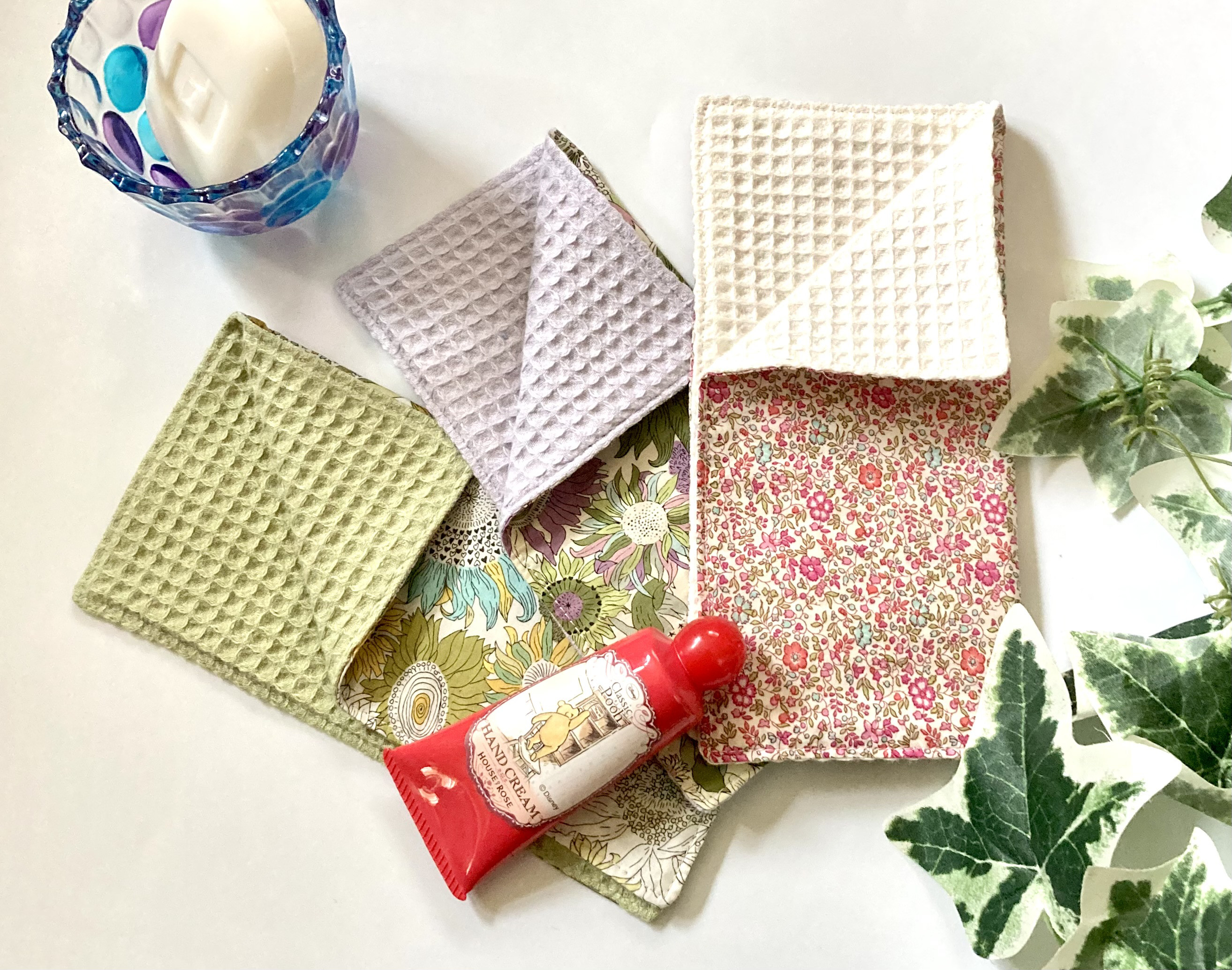 輸入リバティエンドレス・ソングハンドメイドハンカチ辰年リバティ！