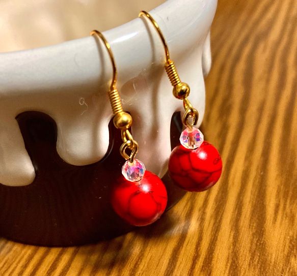 台湾パイン石(赤ターコイズ)(約10mm／12mm)のピアス！(イヤリング  