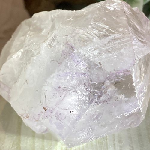 波打つ晶紋✨ カクセコナイト内包ラベンダー アメジスト原石ラフストーン