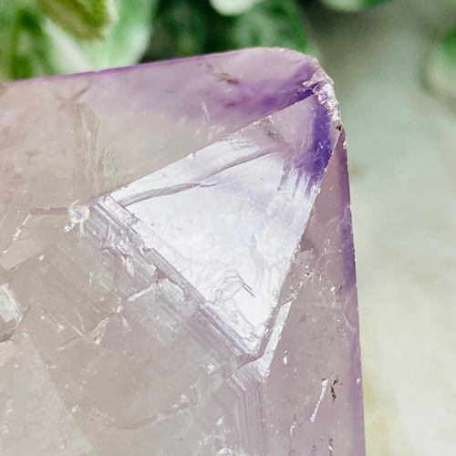 波打つ晶紋✨ カクセコナイト内包　ラベンダー アメジスト　原石　ラフストーン 波打つ晶紋✨ カクセコナイト内包ラベンダー アメジスト原石ラフストーン