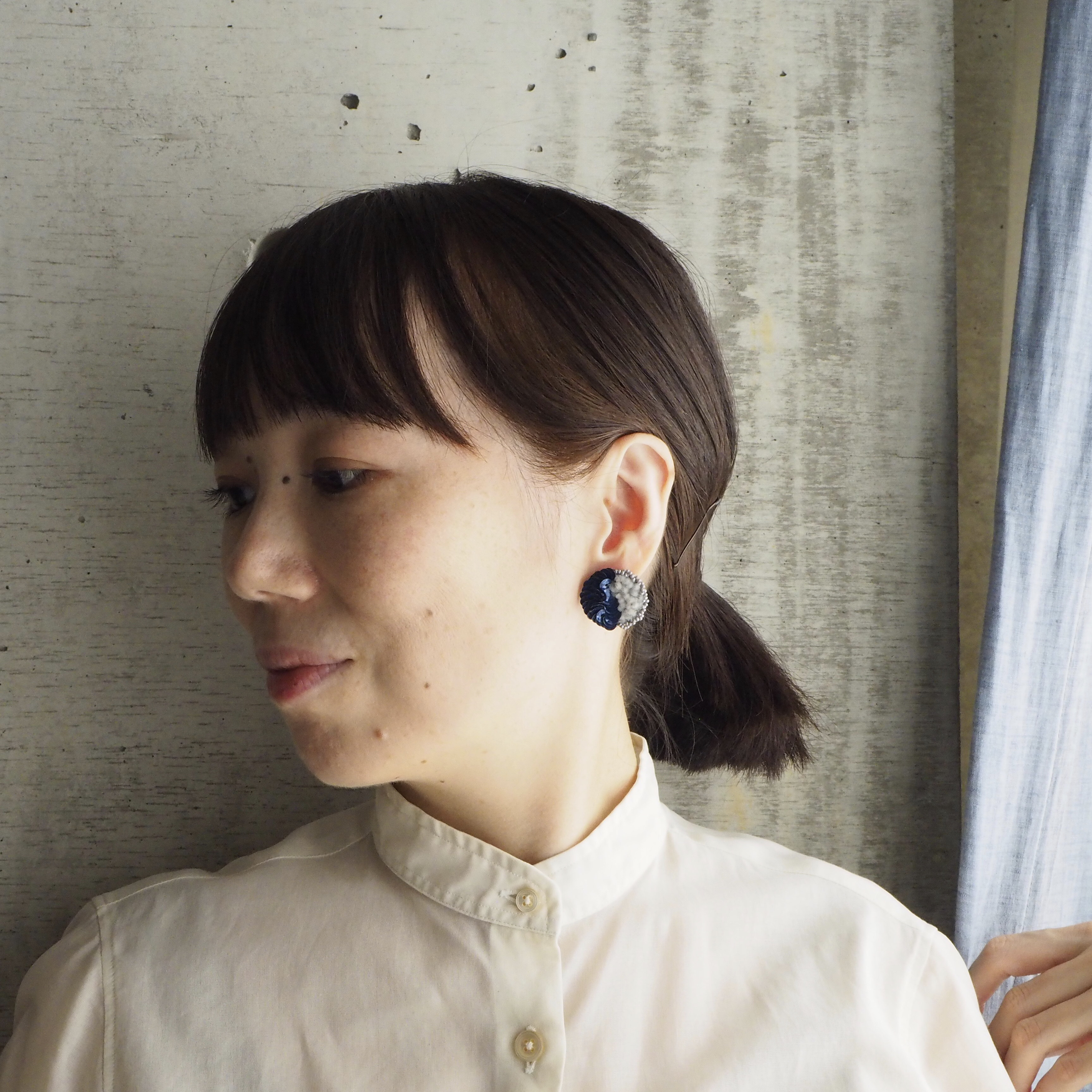 2tone ピアス▫️ NAVY × GRAY / 刺繍ピアス オートクチュール刺繍 リュネビル刺繍