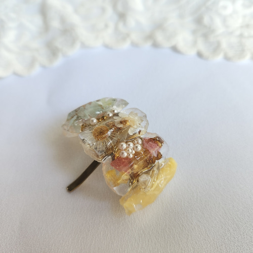 お花のヴィンテージボタン❤パールたっぷりのシンプルホワイト系ポニー 