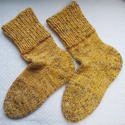 25～26㎝くらいの方用 厚手の手編み靴下 ウール100％ 毛糸を約260グラム使用した分厚い靴下（50） 1枚目の画像