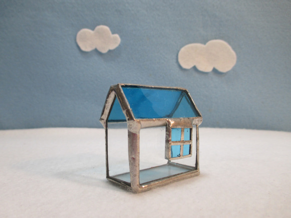 16　ガラスの小さなおうち　ｽﾃﾝﾄﾞｸﾞﾗｽ　ブルー屋根の家　ミニハウス 3枚目の画像