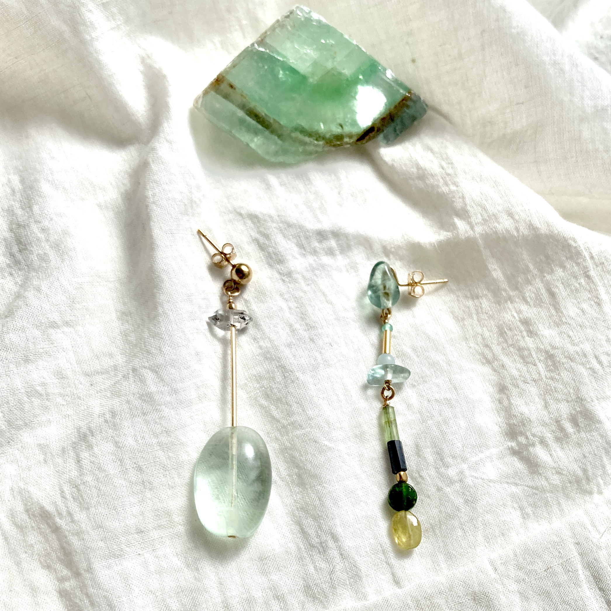 Lime green drops　 K１４gf アシンメトリーピアス　１点もの