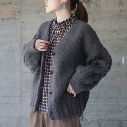 溫暖的100%羊毛♡手工編織馬海毛針織開襟衫 (22w-12) 灰色 第2張的照片