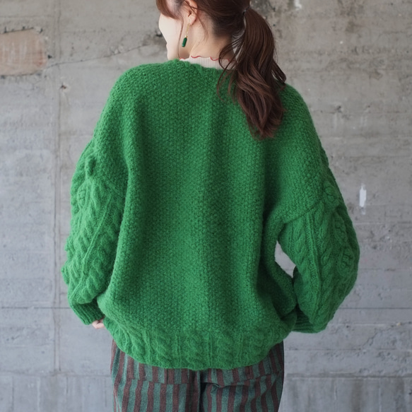溫暖的100%羊毛♡手工編織馬海毛針織開襟衫 (22w-12) 綠色 第3張的照片