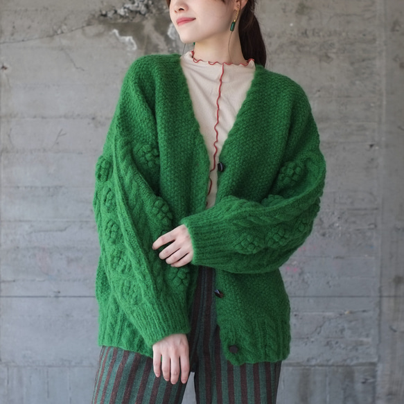 溫暖的100%羊毛♡手工編織馬海毛針織開襟衫 (22w-12) 綠色 第1張的照片