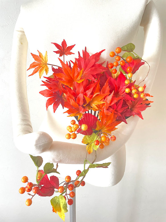 オータムブーケ　秋のブーケ　紅葉の扇子ブーケ　扇子プロップス　フォトプロップス　和装前撮り　前撮り　ウェディングブーケ 1枚目の画像