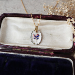 西ドイツ製ヴィンテージ！青い薔薇のオーバルネックレス 1950年代　金アレ対応 3枚目の画像