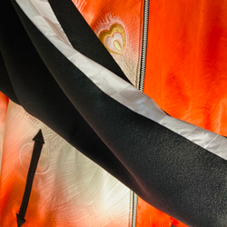 着物リメイクスカジャン　リバーシブル　振袖リメイク　和服リメイク　孔雀の羽の刺繍　横振り刺繍　レディース　M 6枚目の画像