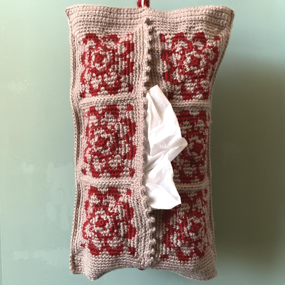 壁掛け　かぎ針編みのあみ込みティッシュケース　ティッシュカバー　かぎ針　毛糸　ウール　花　壁掛け　編み物 1枚目の画像