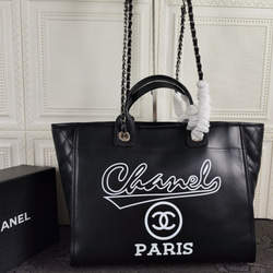 CHANEL ブラック トートバッグ a34bf9d87717656b9d23359f1c02d3