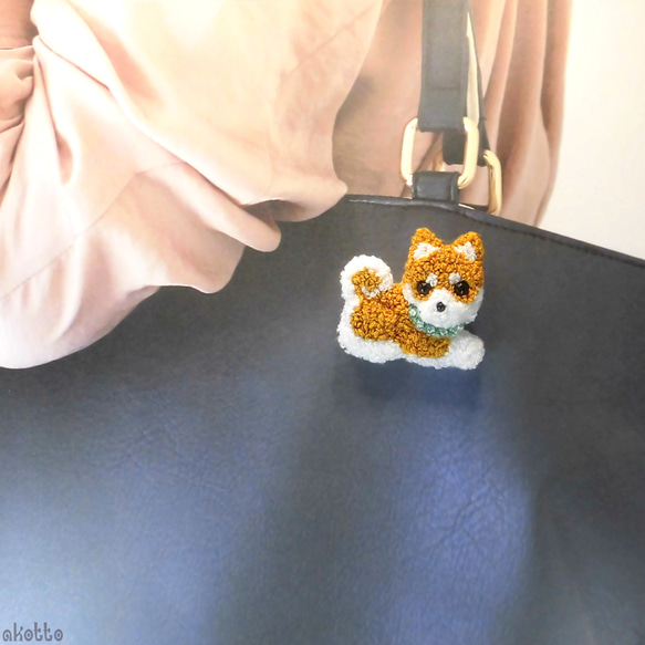 ふわもこ刺繍の柴犬(赤柴) ブローチ NO.01 8枚目の画像