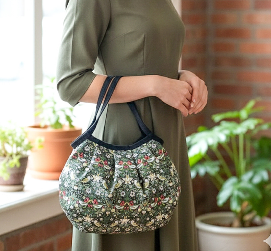 コロンと可愛いショルダーグラニーバッグ　 ストロベリーシーフ　カーキ×ブラック　◎選べる2サイズ