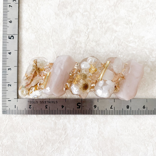 まろやかくすみカラー＊お花と淡水パールの鉱石風バレッタ／ヘア