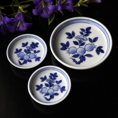 染付柘榴紋小皿 約8.5cm 小皿 ittou 通販 14827709｜Creema