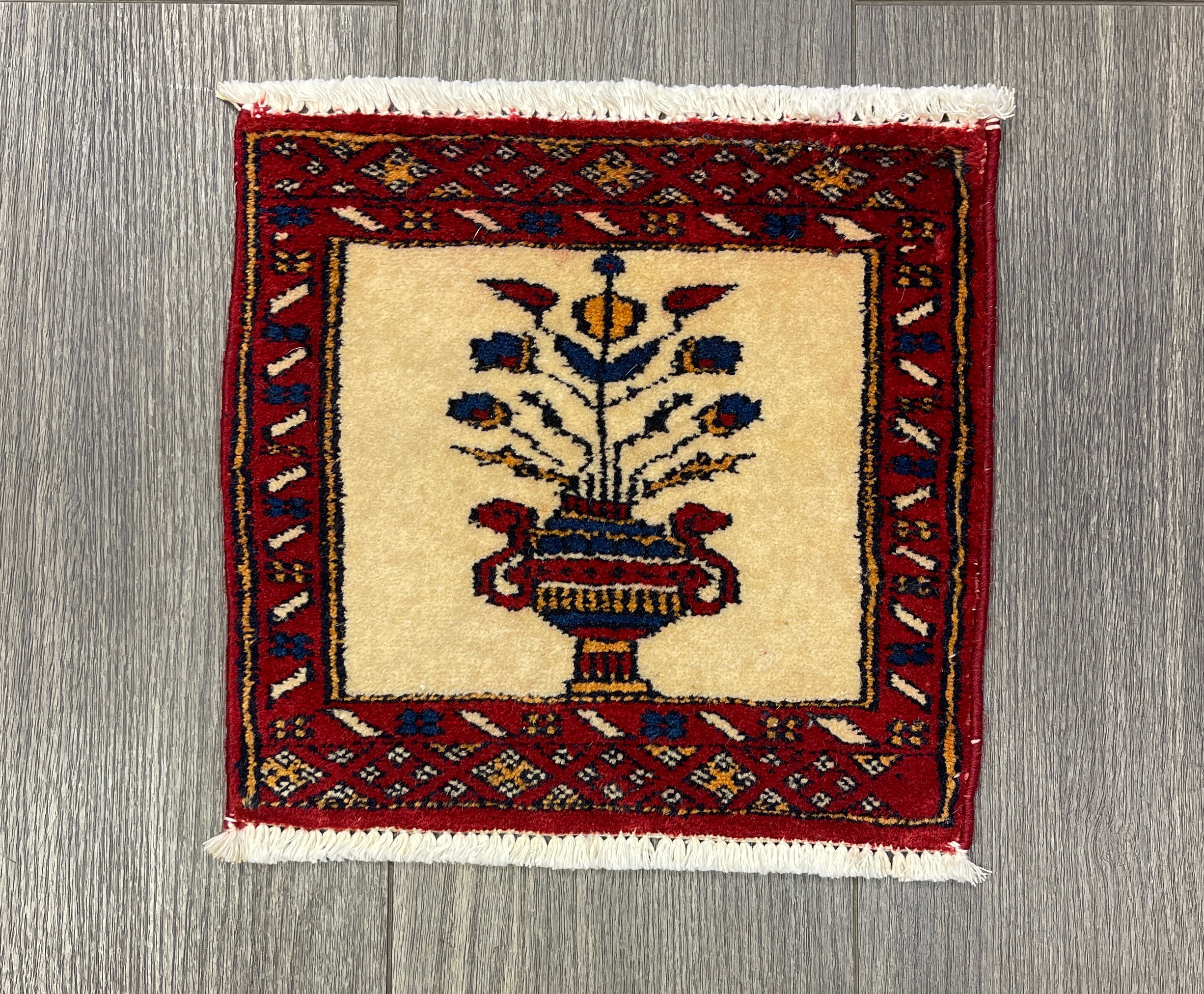 61x46パキスタン手織り絨毯ミニラグ訳あり品写真10/11番 61x46パキスタン手織り絨毯ミニラグ訳あり品写真10/11番