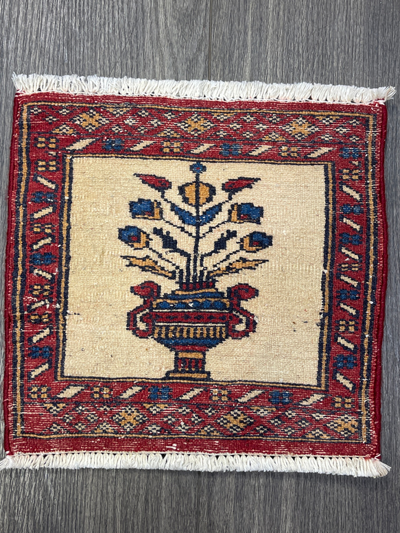 約30cm角パキスタン手織り絨毯　ミニラグ　ディスプレイにも 11枚目の画像